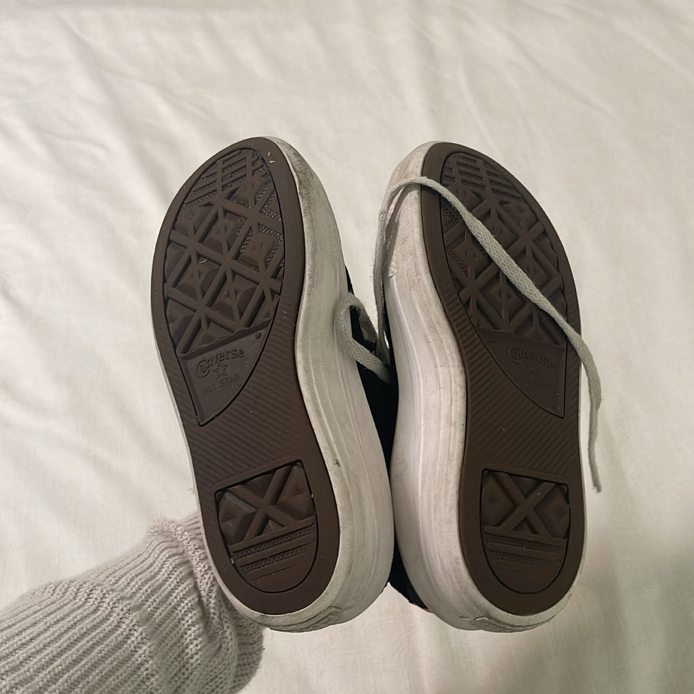 Converse - Picture 2 of 2
